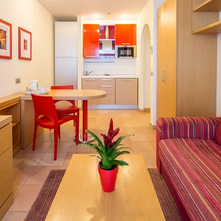 I Triangoli Apartahotel 4*